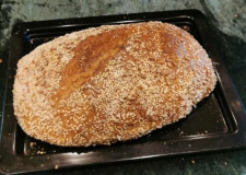 Surdejsbrød med solsikke/sesam